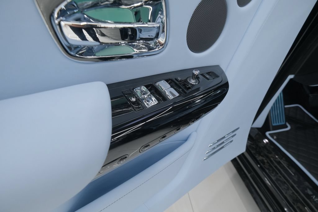 Used 2026 Rolls-Royce Phantom Sedan RWD image 71