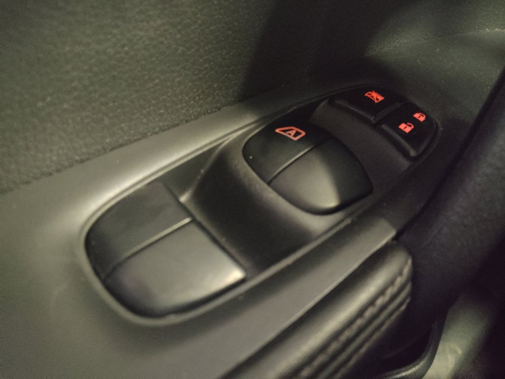 Used 2018 Nissan Rogue S FWD image 27