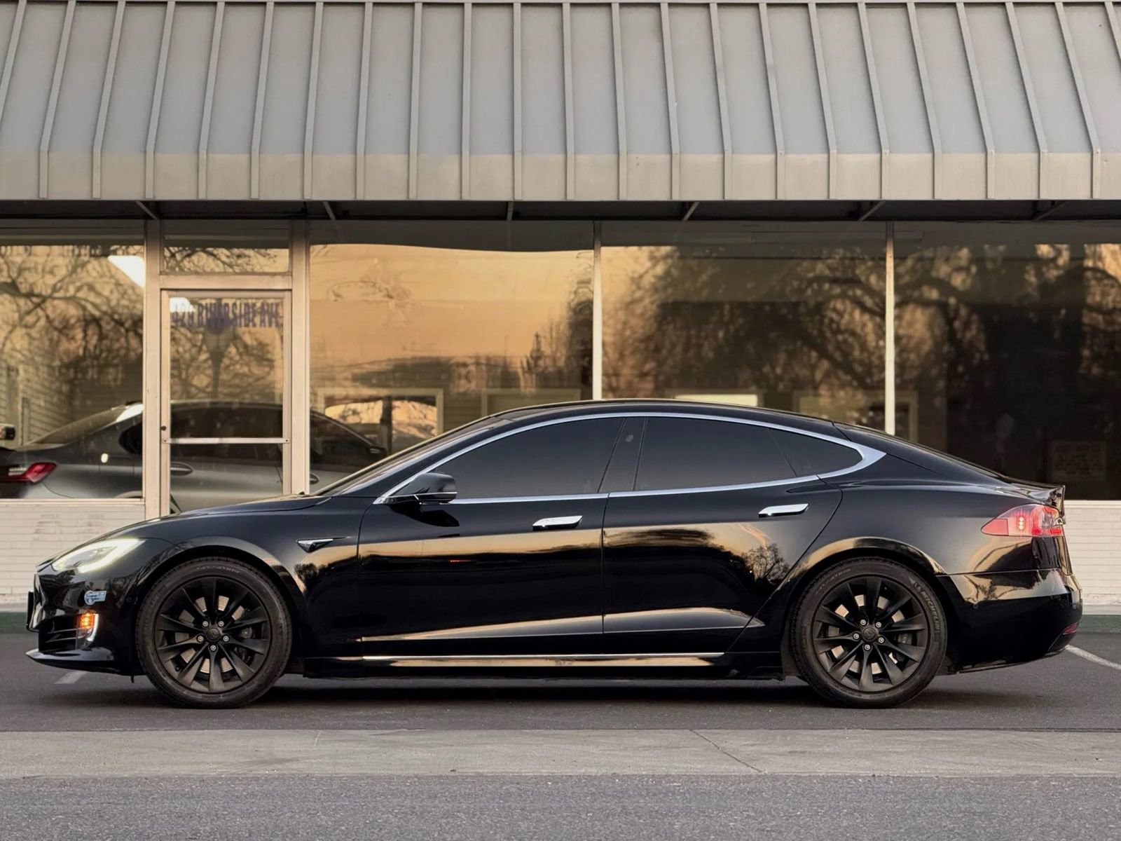 Used 2020 Tesla Model S Long Range Plus image 6