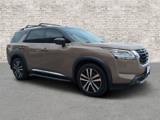 Used 2023 Nissan Pathfinder Platinum w/ Lighting Package (N93) AWD/4WD image 1