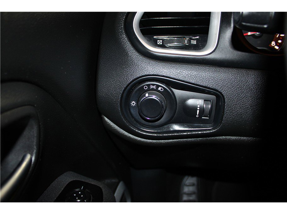 Used 2021 Jeep Renegade Sport image 29