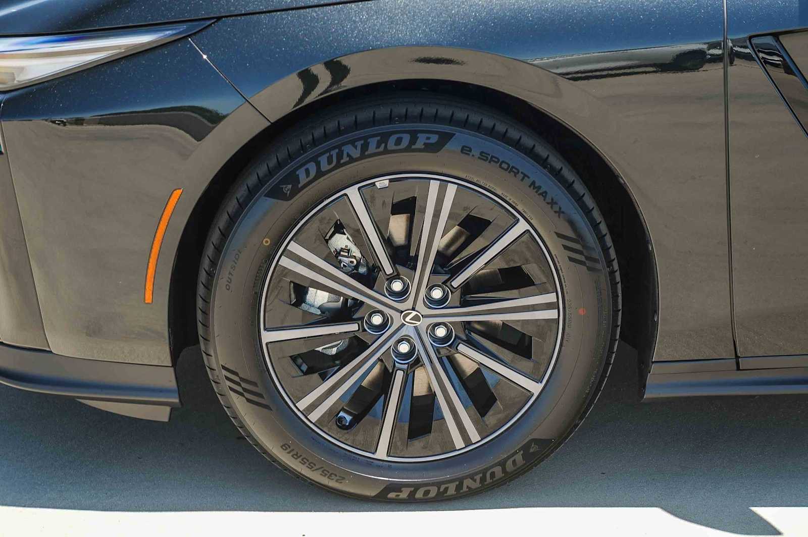 New 2026 Lexus ES 350e FWD image 10