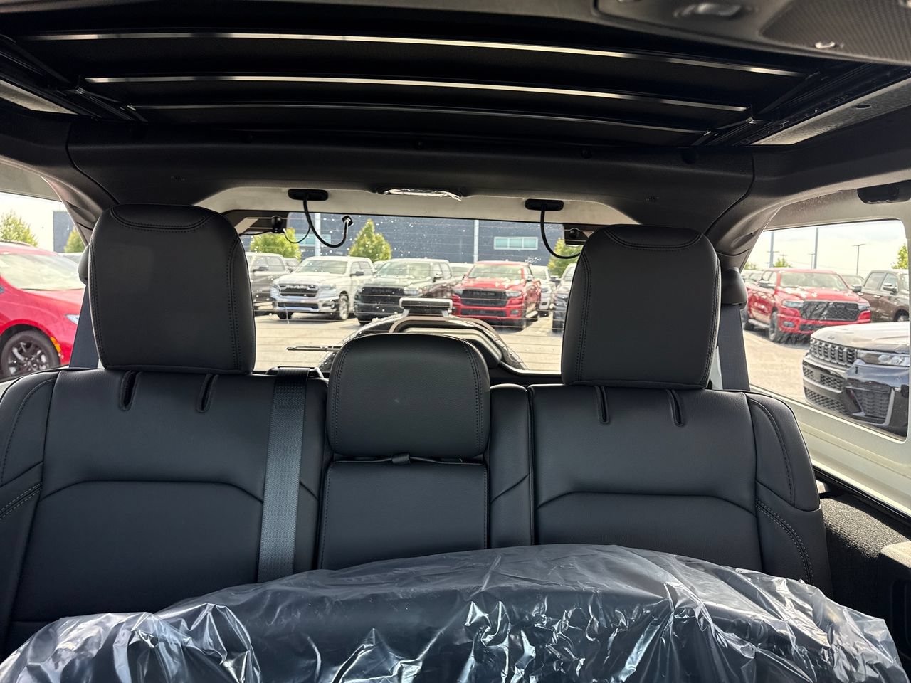 New 2027 Jeep Wrangler Unlimited Sahara AWD/4WD image 22