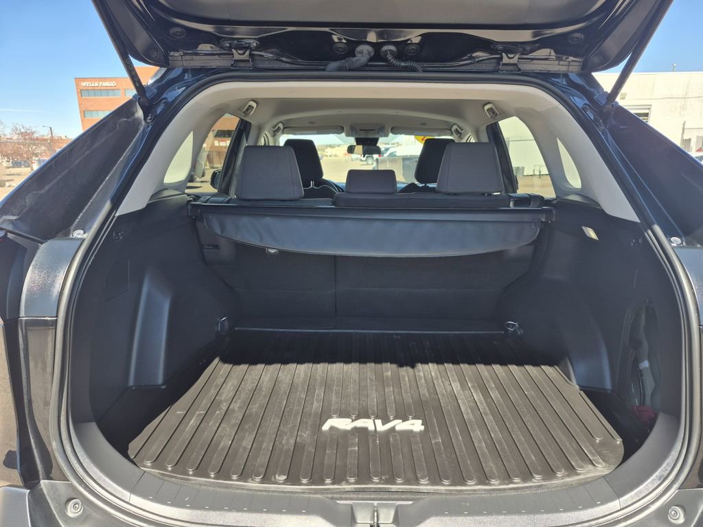 Used 2024 Toyota RAV4 LE image 15