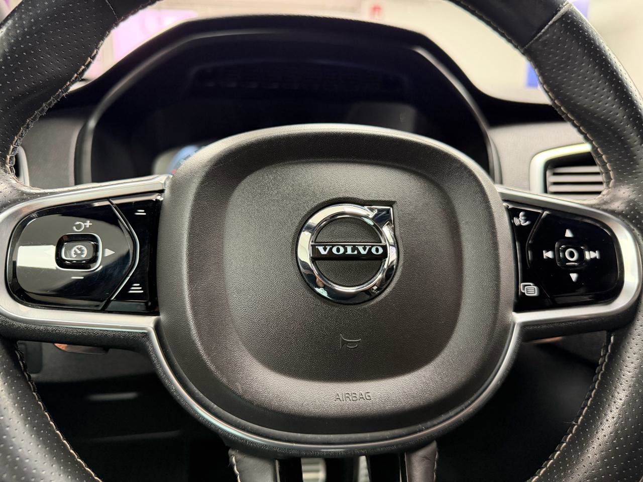 Used 2016 Volvo XC90 T6 R-Design w/ Protection Package AWD/4WD image 18