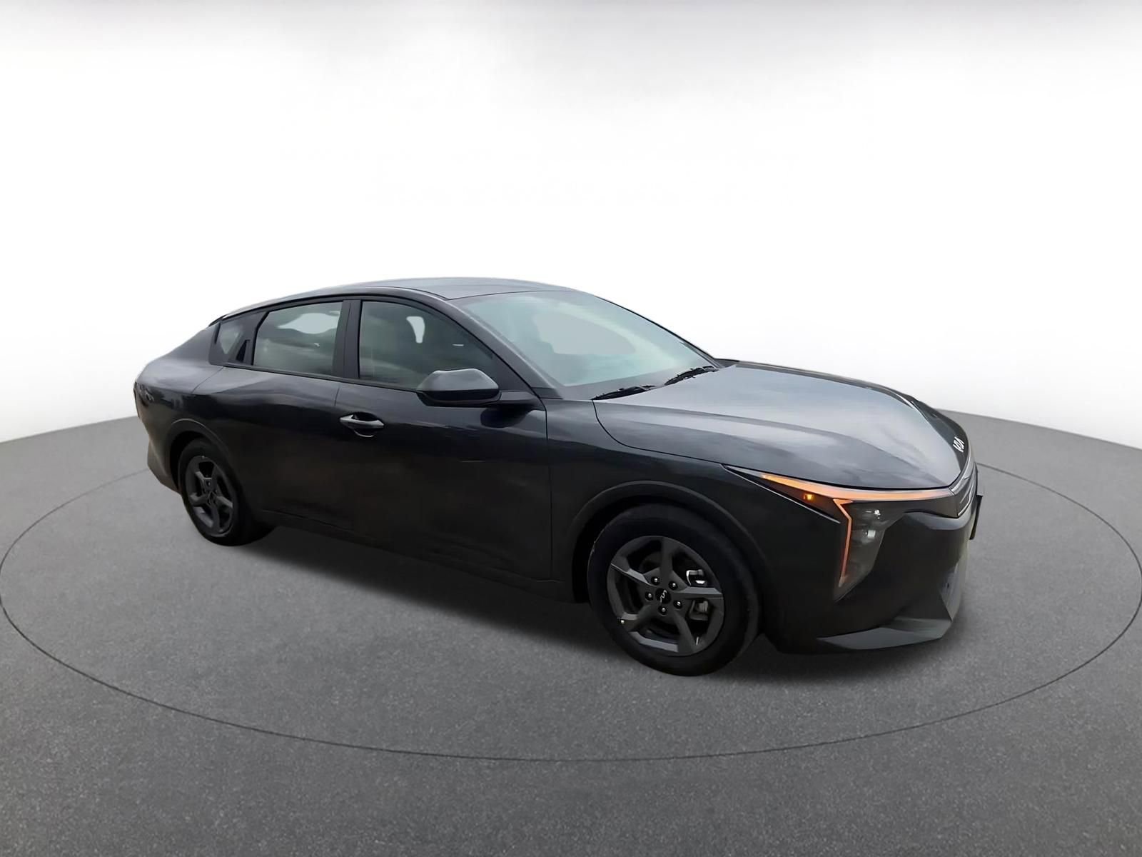Used 2025 Kia K4 FWD image 2