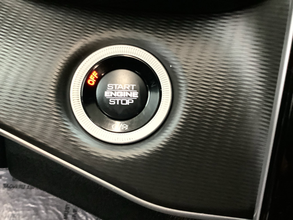 New 2025 Jeep Grand Cherokee L Laredo image 18