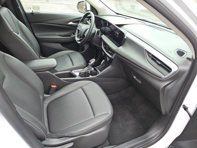 Used 2024 Buick Encore GX Sport Touring image 11
