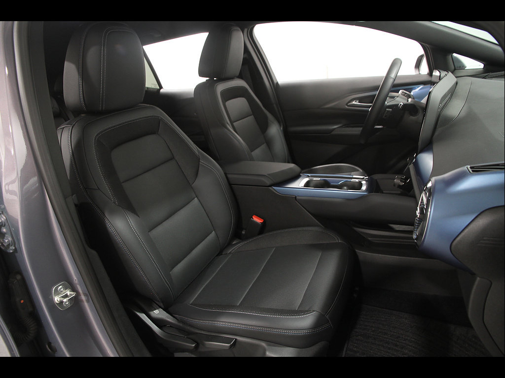 Used 2024 Chevrolet Equinox EV LT FWD image 17