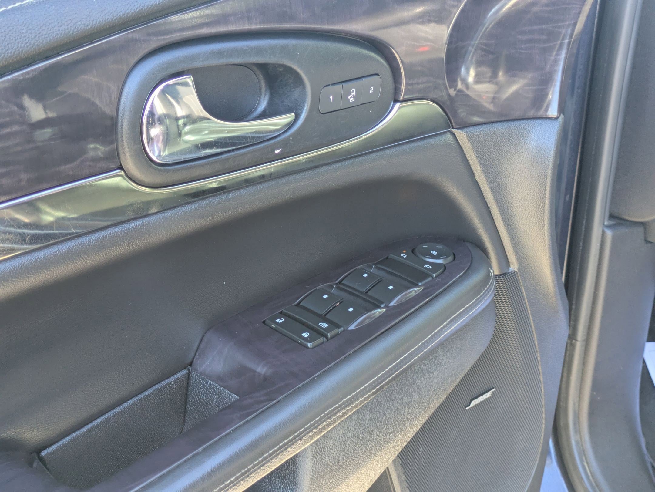 Used 2017 Buick Enclave Leather image 12
