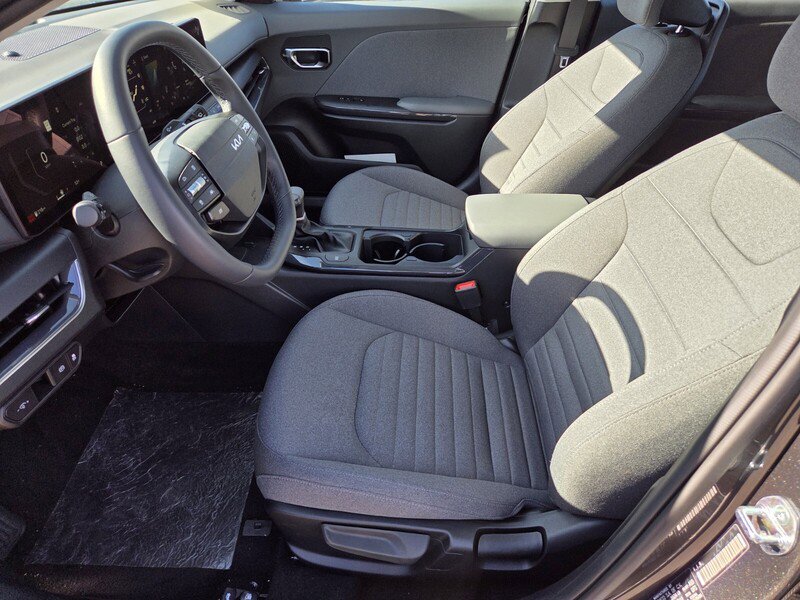 New 2025 Kia K4 EX image 6