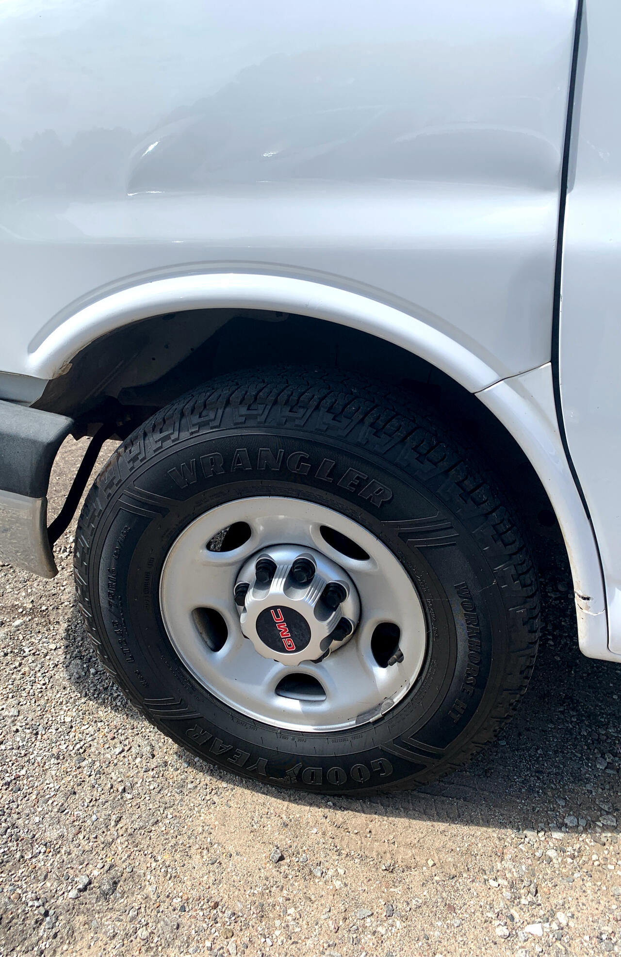 Used 2017 GMC Savana 2500 Extended image 9