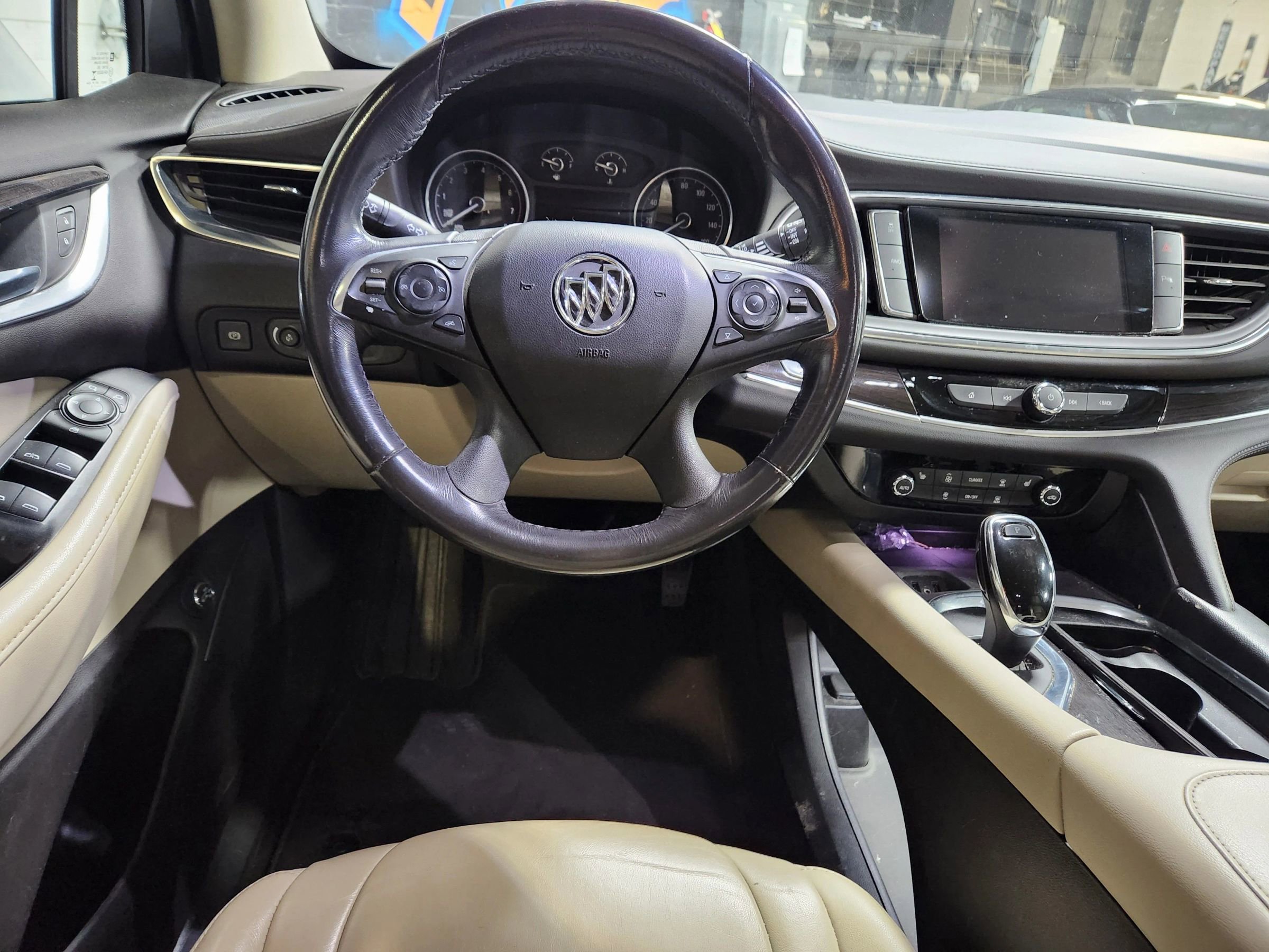 Used 2019 Buick Enclave Essence image 36