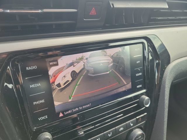 Used 2020 Volkswagen Passat 2.0T SE FWD image 21