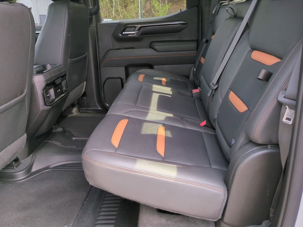 Used 2023 GMC Sierra 1500 AT4 w/ Technology Package image 18