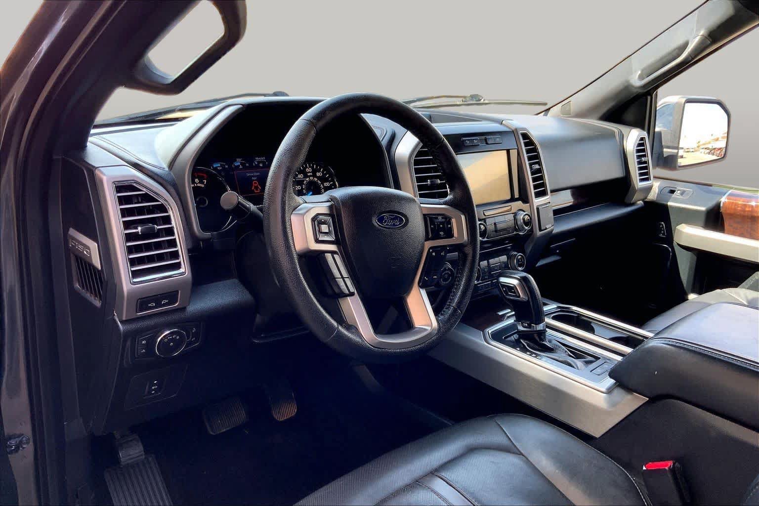 Used 2016 Ford F150 Platinum w/ Equipment Group 701A Luxury AWD/4WD image 18
