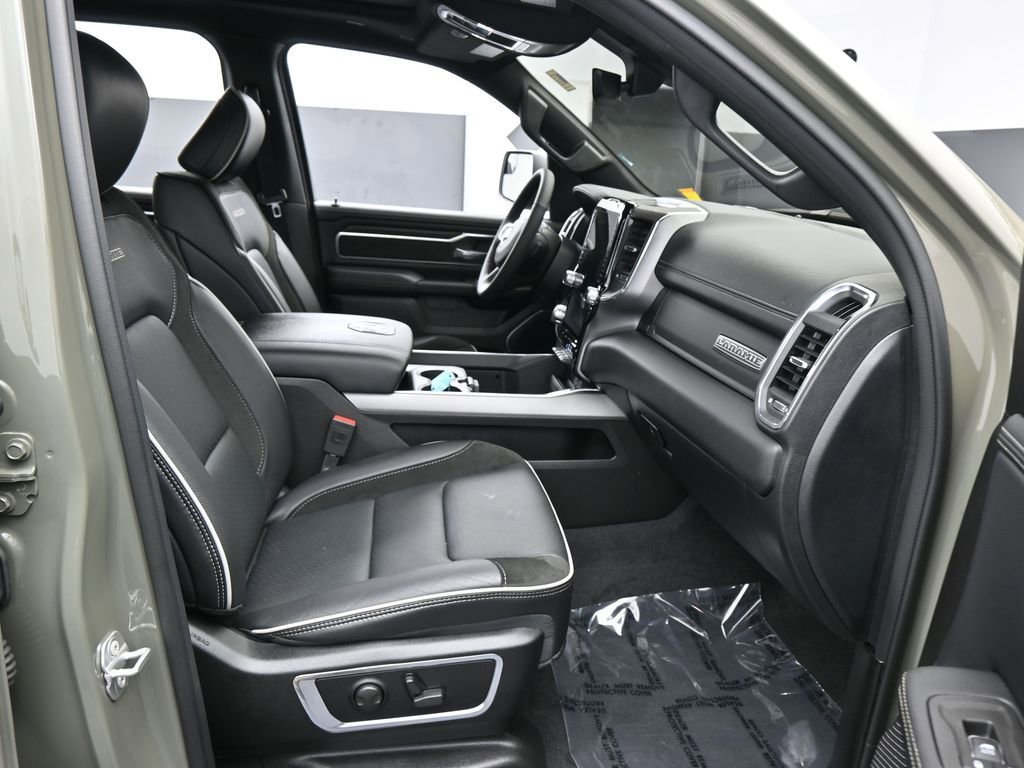 Used 2026 RAM 1500 Laramie w/ Night Edition image 39