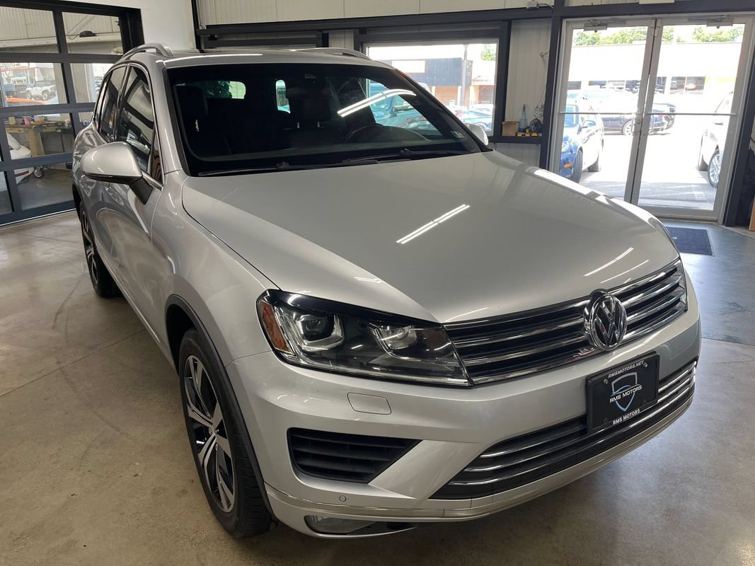 Used 2017 Volkswagen Touareg Wolfsburg Edition AWD/4WD image 20