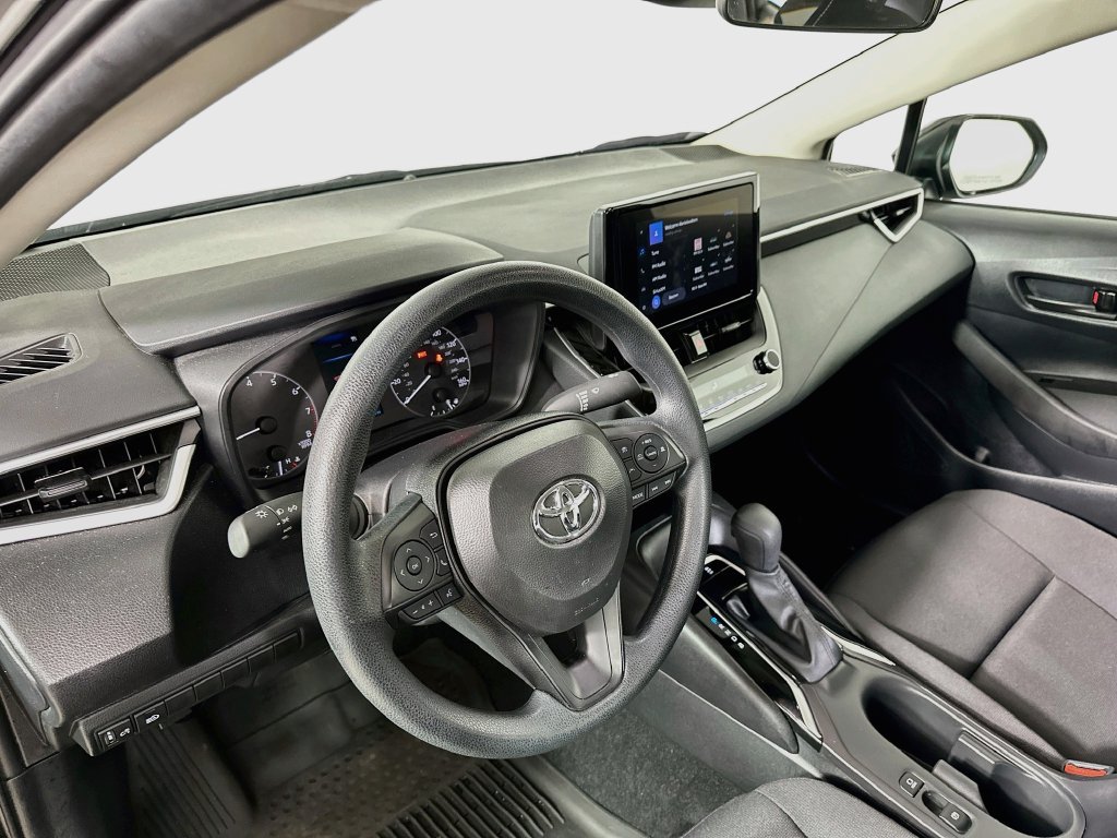 Used 2025 Toyota Corolla LE FWD image 10