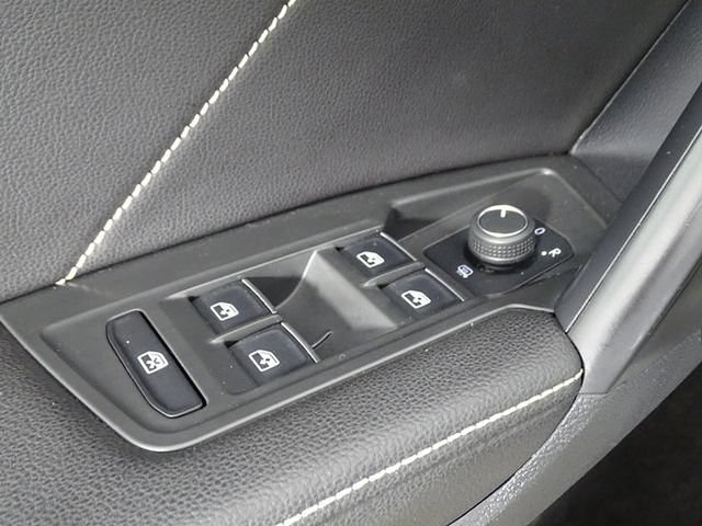 Used 2024 Volkswagen Tiguan SE AWD/4WD image 16