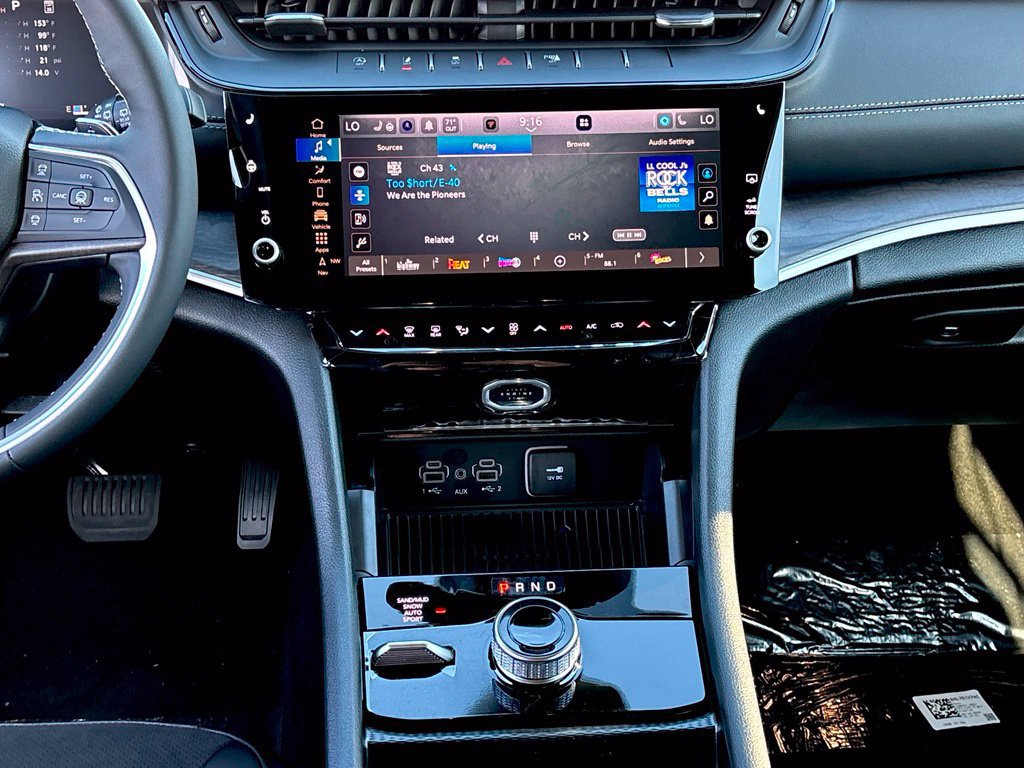 New 2027 Jeep Grand Cherokee 4WD image 10
