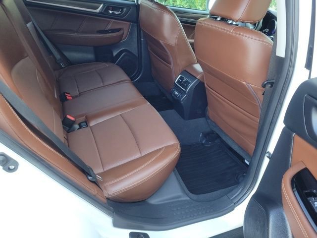 Used 2018 Subaru Outback 3.6R Touring w/ Popular Package #3 AWD/4WD image 12