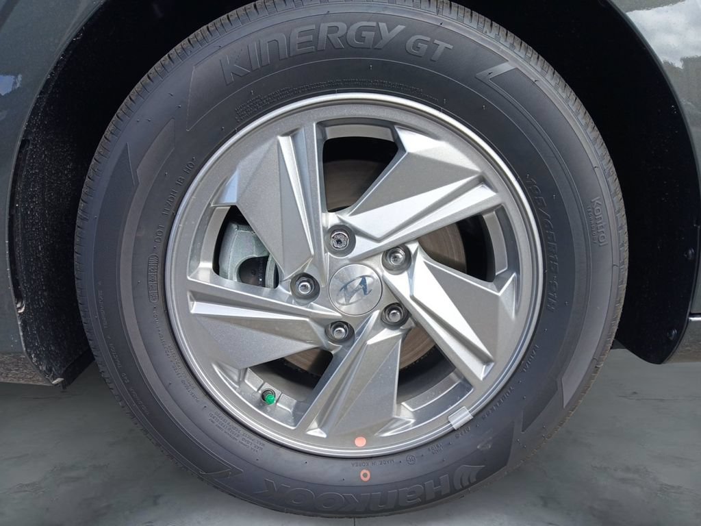 New 2026 Hyundai Elantra SE FWD image 14