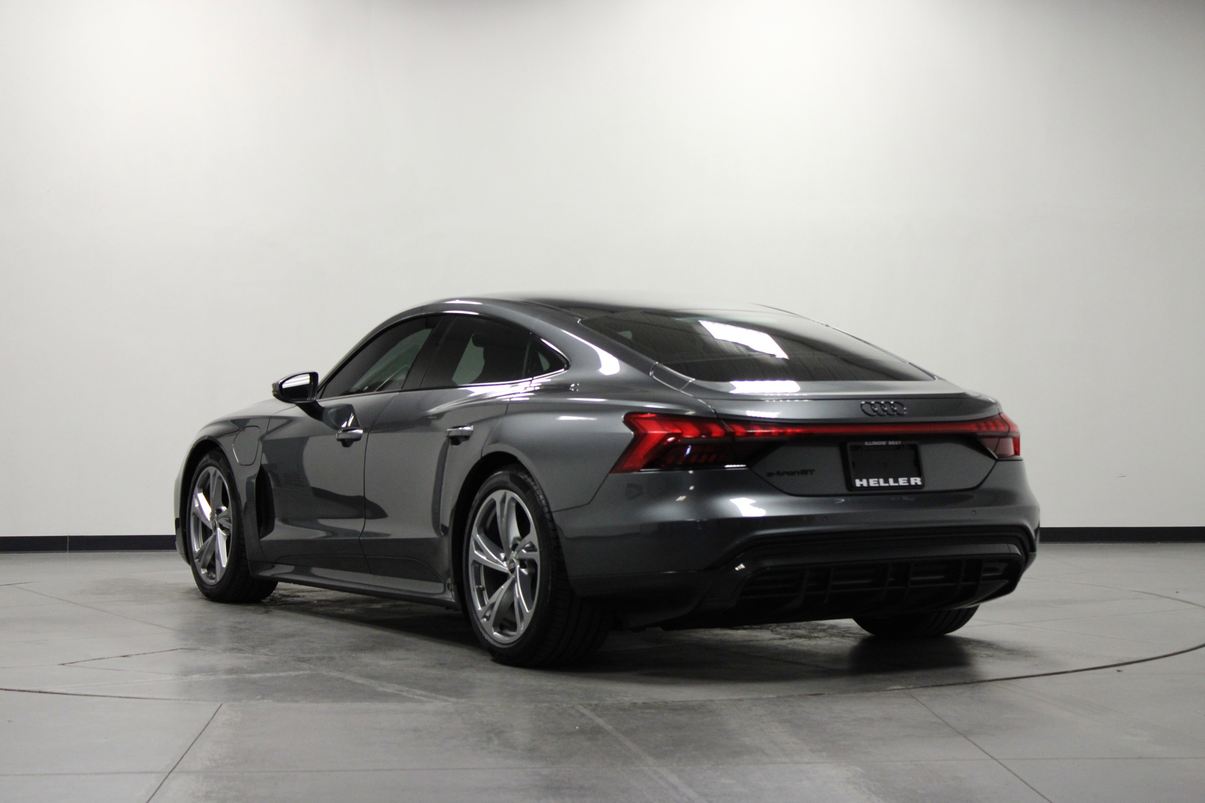 Used 2023 Audi e-tron GT Premium Plus image 6