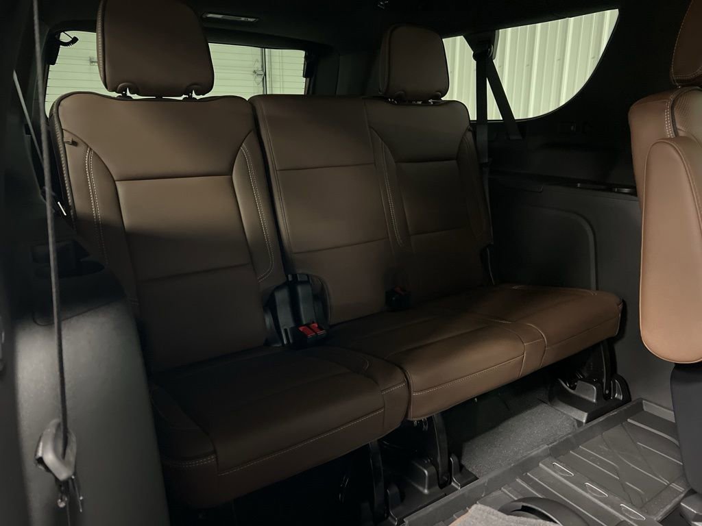 New 2026 Chevrolet Suburban High Country image 12