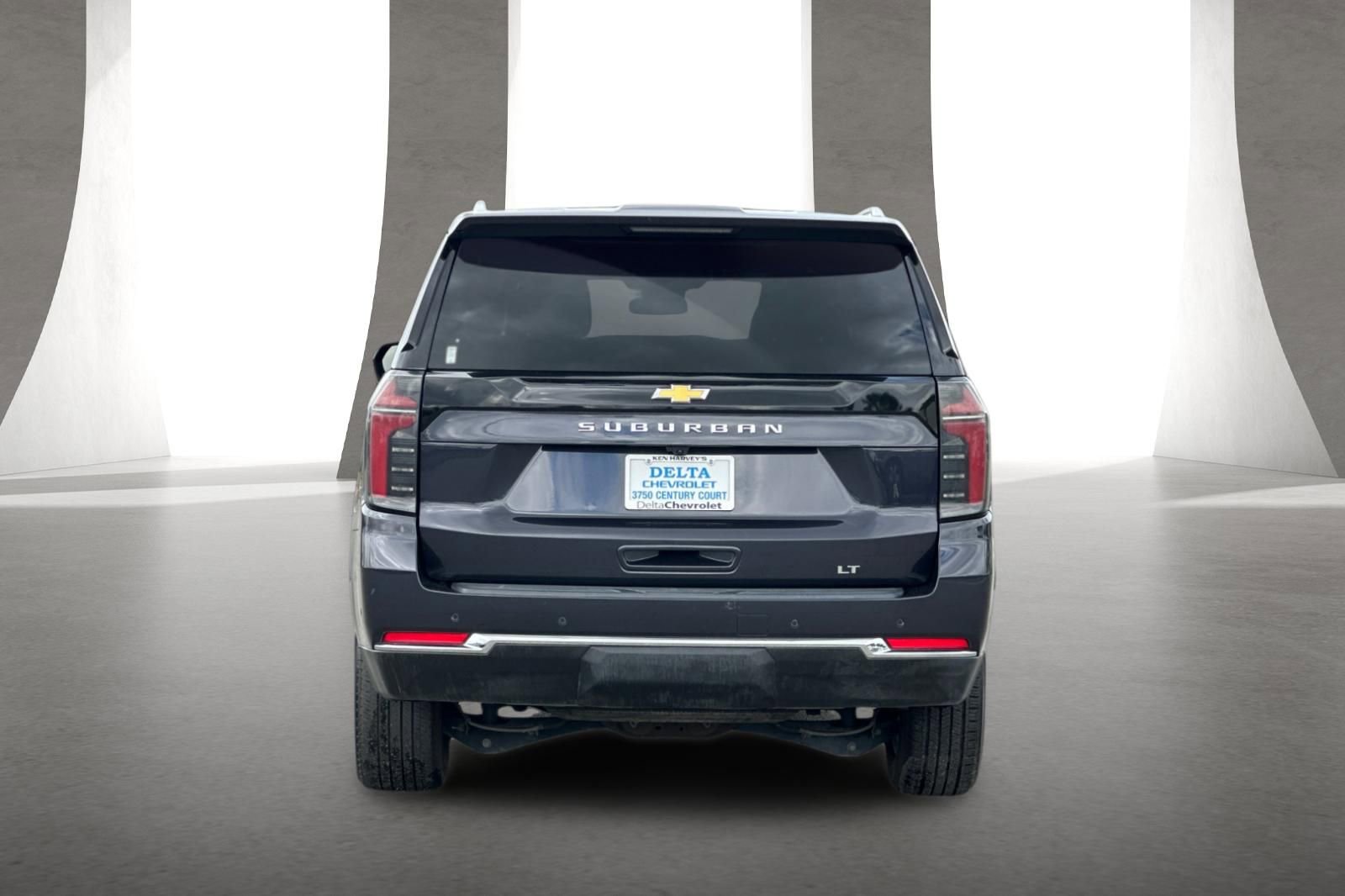 Used 2025 Chevrolet Suburban LT AWD/4WD image 5