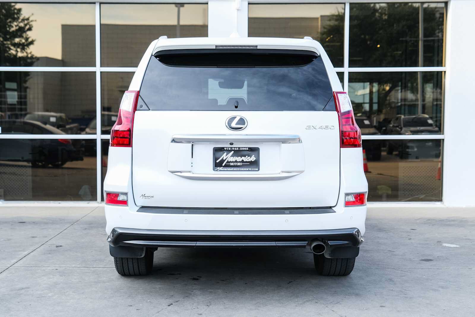 Used 2022 Lexus GX 460 Luxury w/ Sport Design Package AWD/4WD image 10