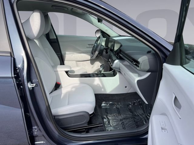 Used 2025 Hyundai Kona SE image 17