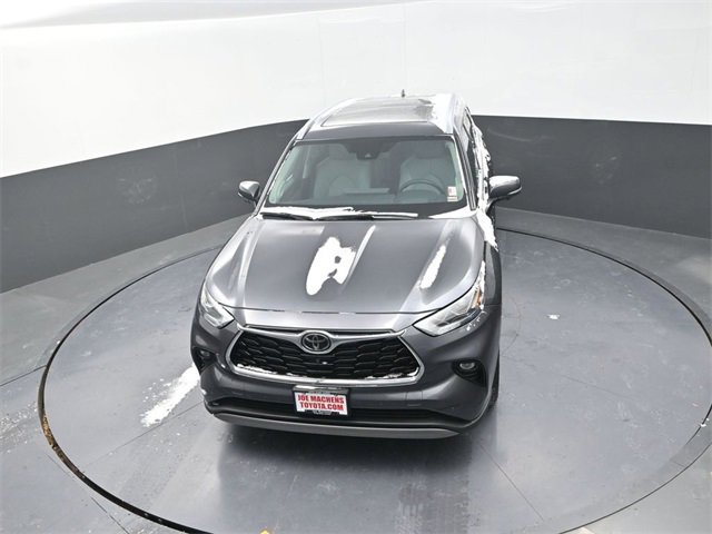 Used 2024 Toyota Highlander Platinum image 20