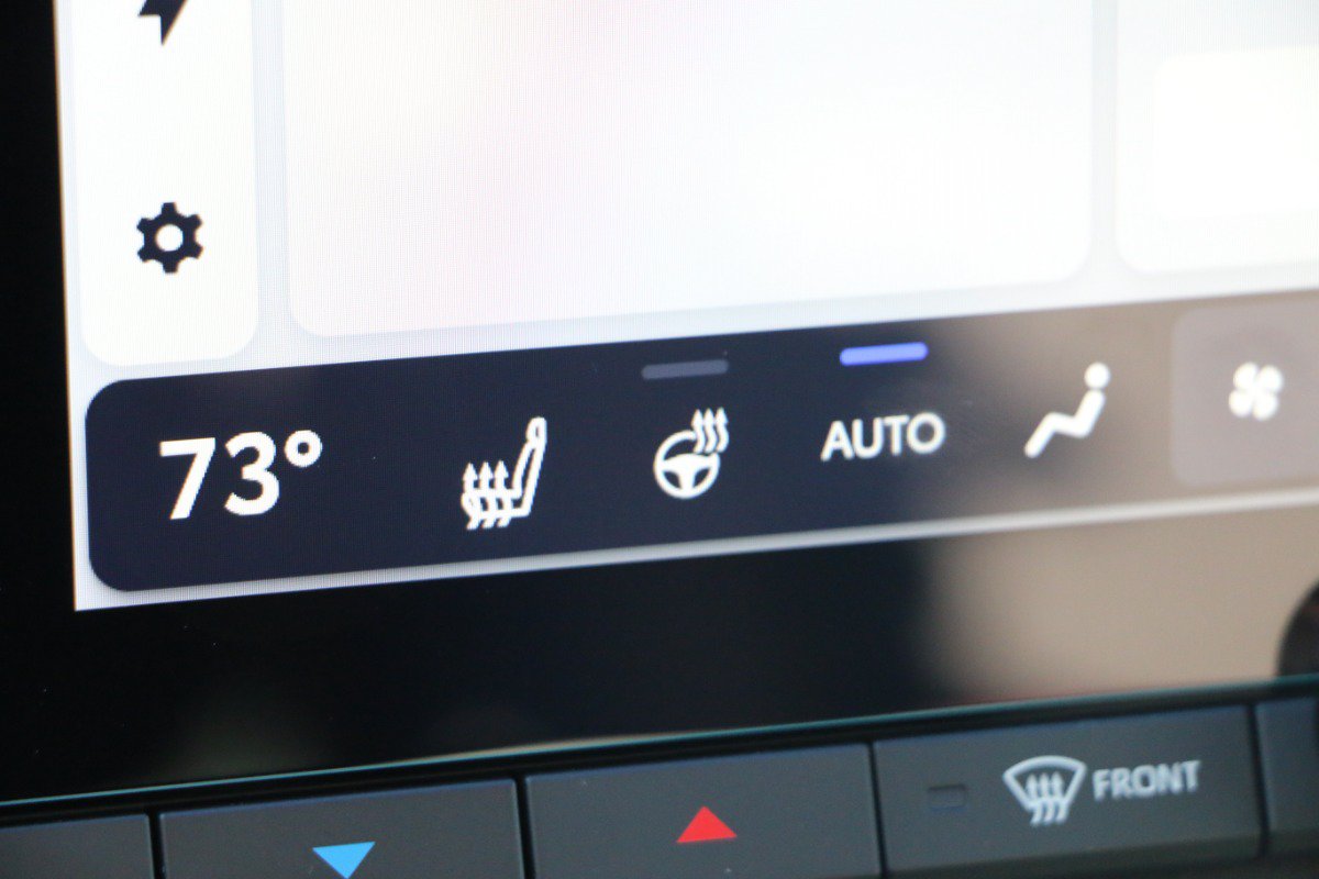 Used 2026 Toyota RAV4 SE w/ Weather Package AWD/4WD image 22