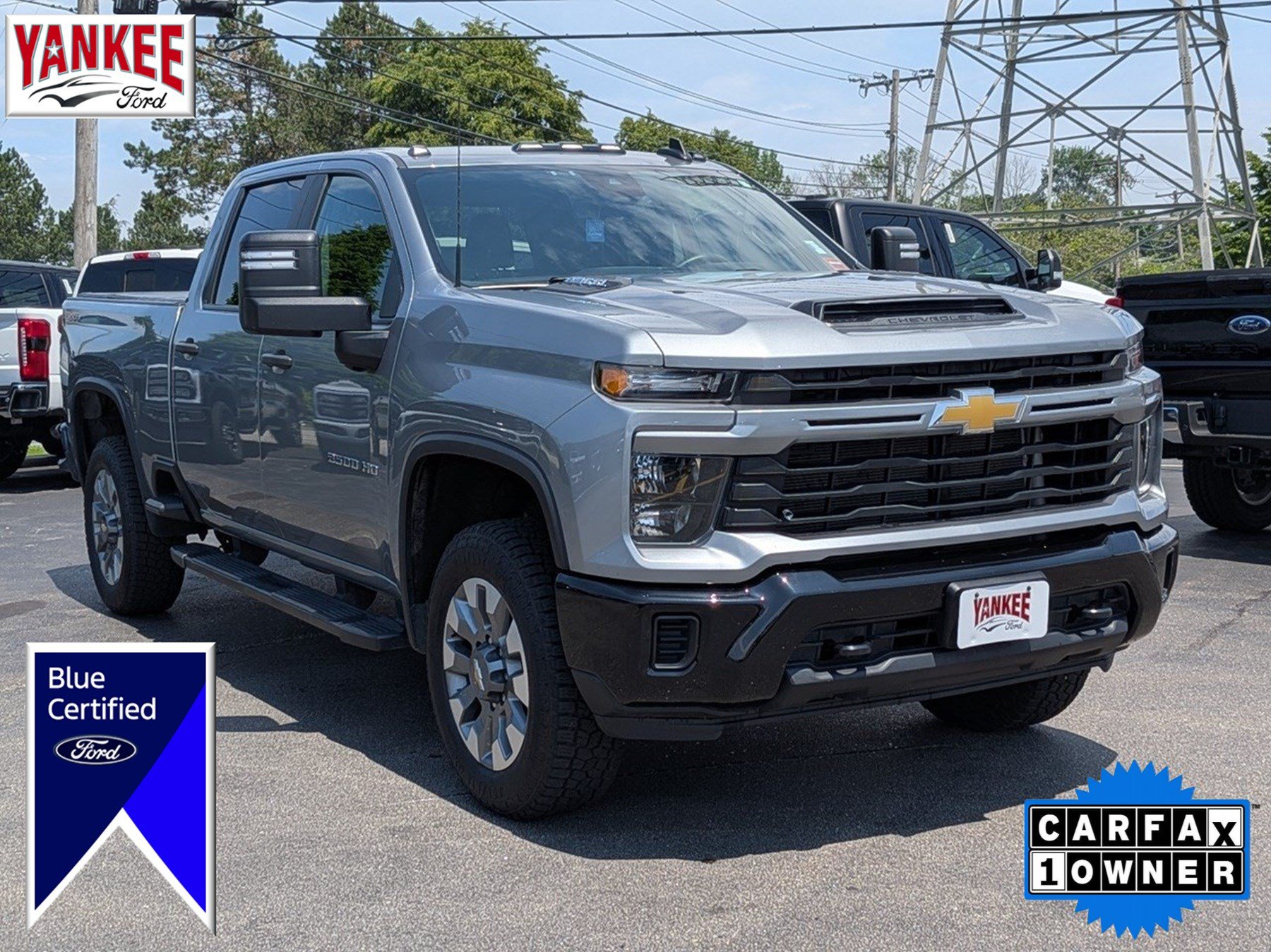 Used 2024 Chevrolet Silverado 2500 Custom w/ Custom Convenience Package AWD/4WD image 1