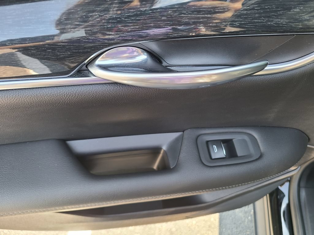Used 2021 Cadillac XT5 Premium Luxury w/ LPO, Floor Liner Package FWD image 17