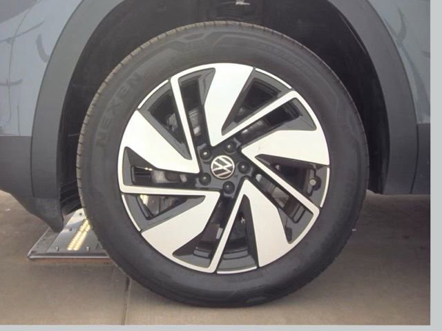 Used 2025 Volkswagen Atlas SEL image 18