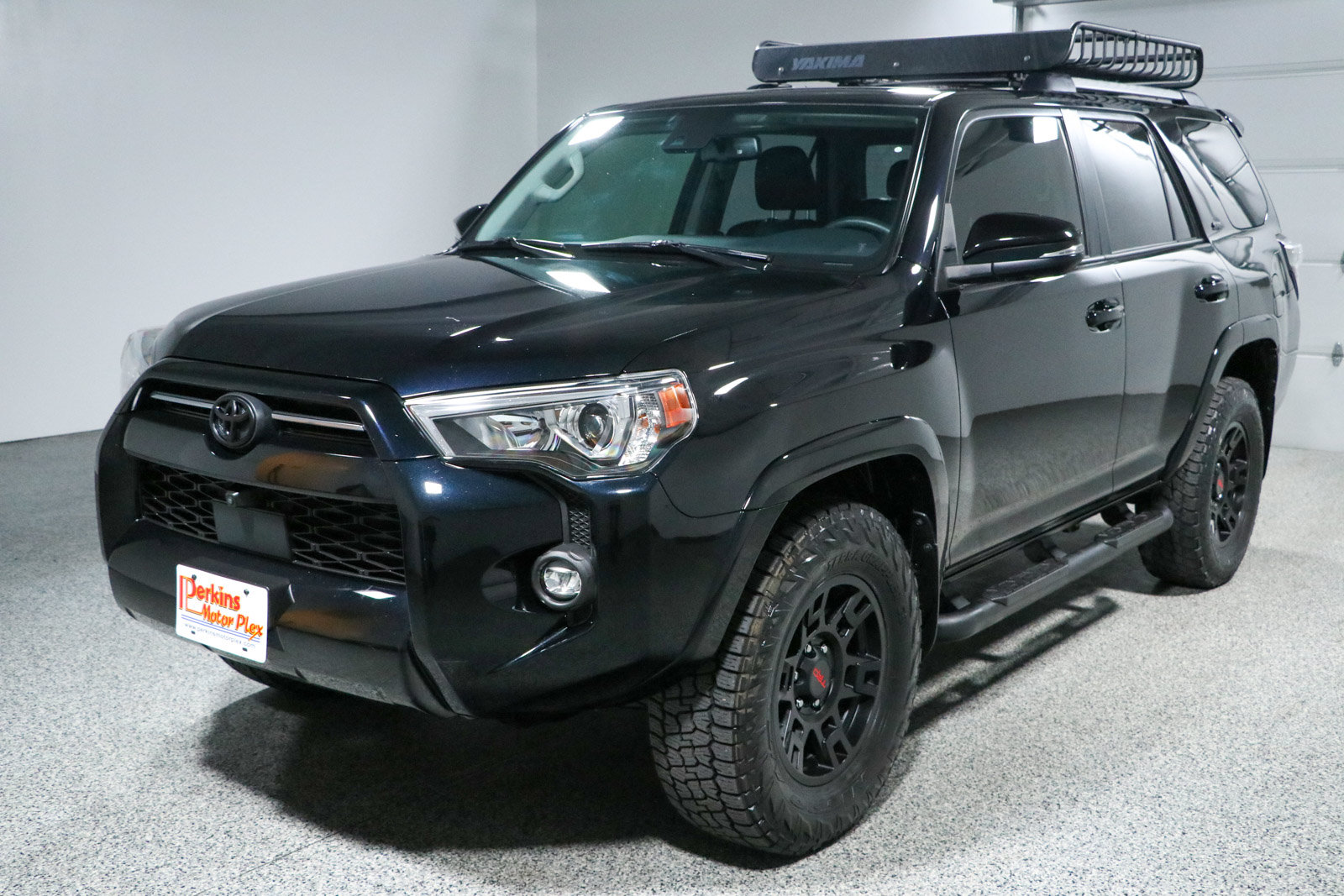 Used 2023 Toyota 4Runner SR5 Premium w/ Moonroof Package AWD/4WD image 34
