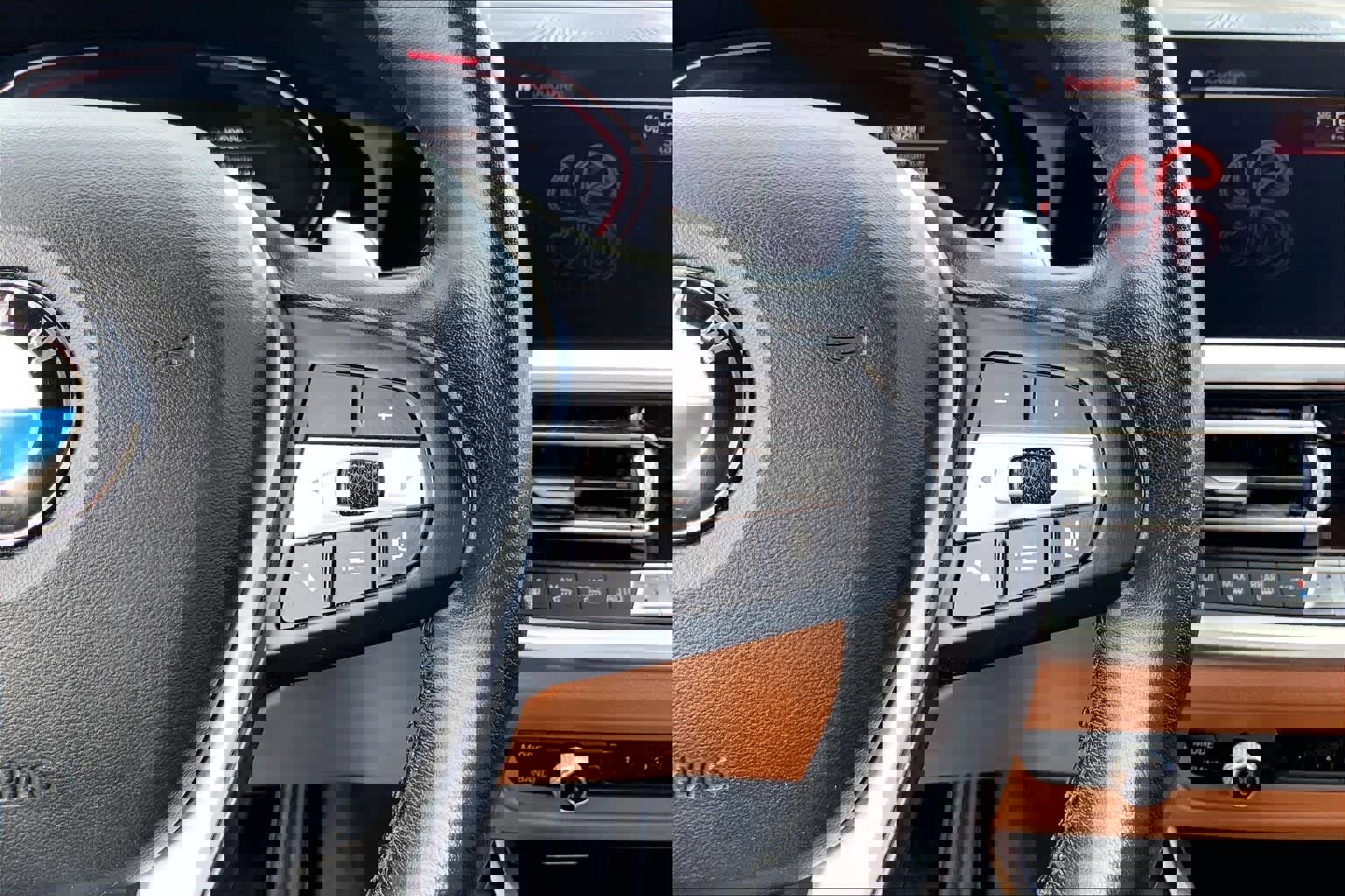 Used 2019 BMW 330i Sedan w/ Driving Assistance Package image 23