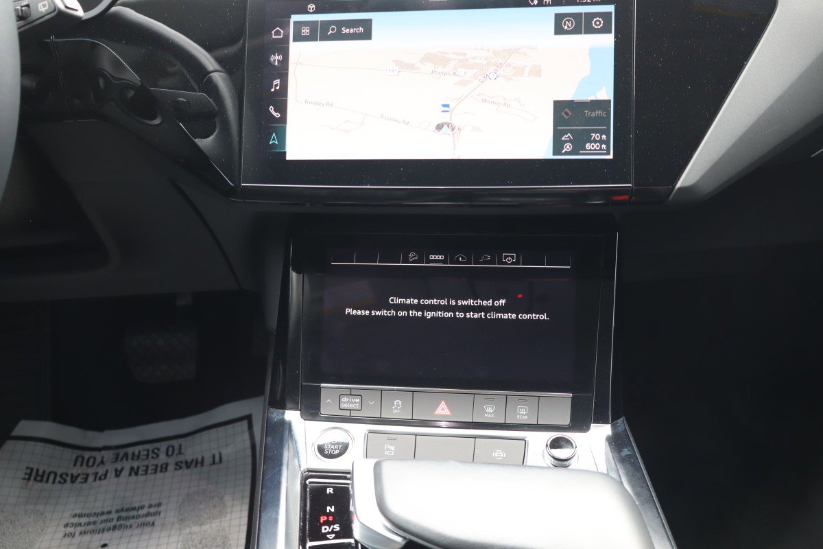 Used 2021 Audi e-tron Premium w/ Convenience Plus Package image 12