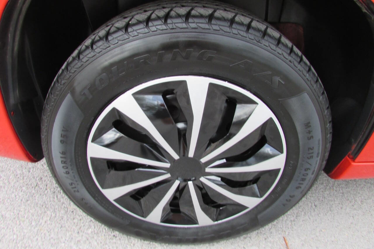 Used 2009 Chevrolet HHR LS FWD image 13
