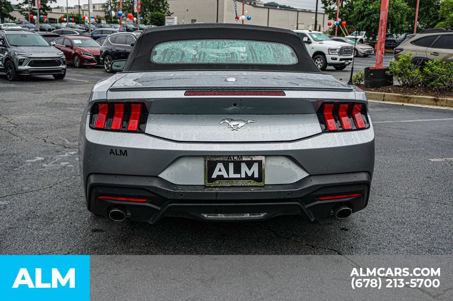 Used 2025 Ford Mustang Premium RWD image 10