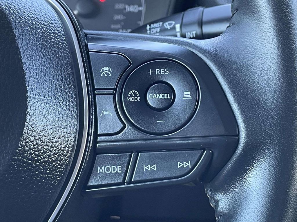 Used 2025 Toyota Corolla SE FWD image 25