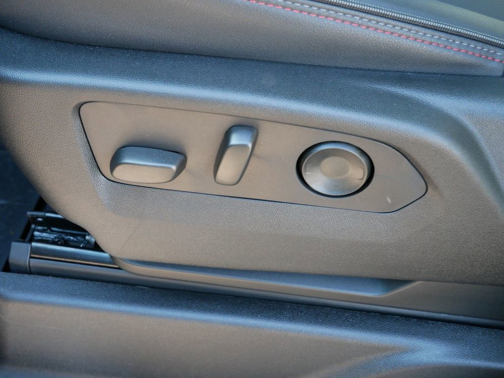 Used 2024 Chevrolet Suburban RST w/ Luxury Package image 17