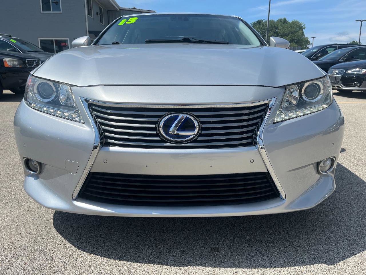 Used 2013 Lexus ES 300h w/ Luxury Pkg image 9