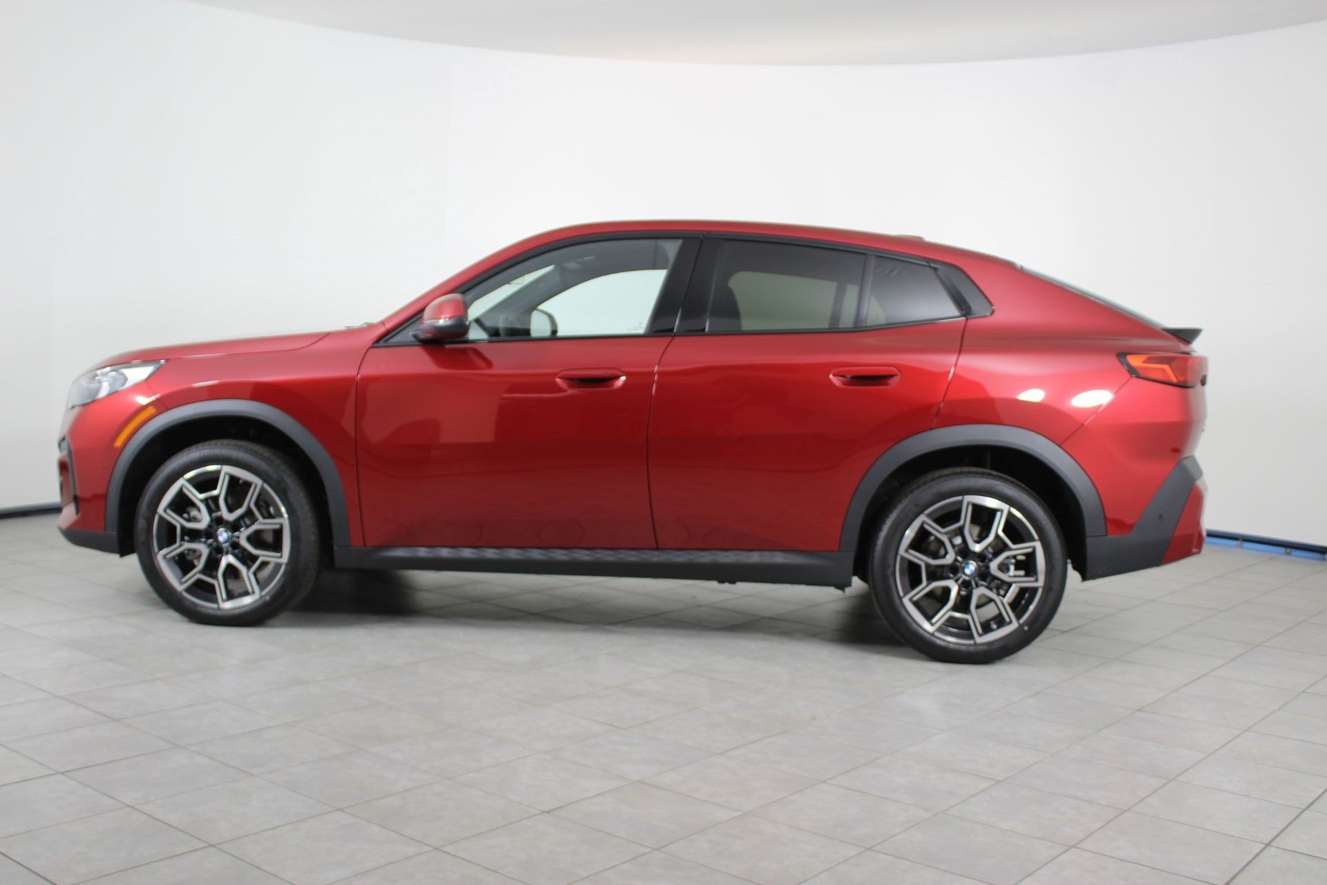 New 2026 BMW X2 xDrive28i w/ Convenience Package AWD/4WD image 2