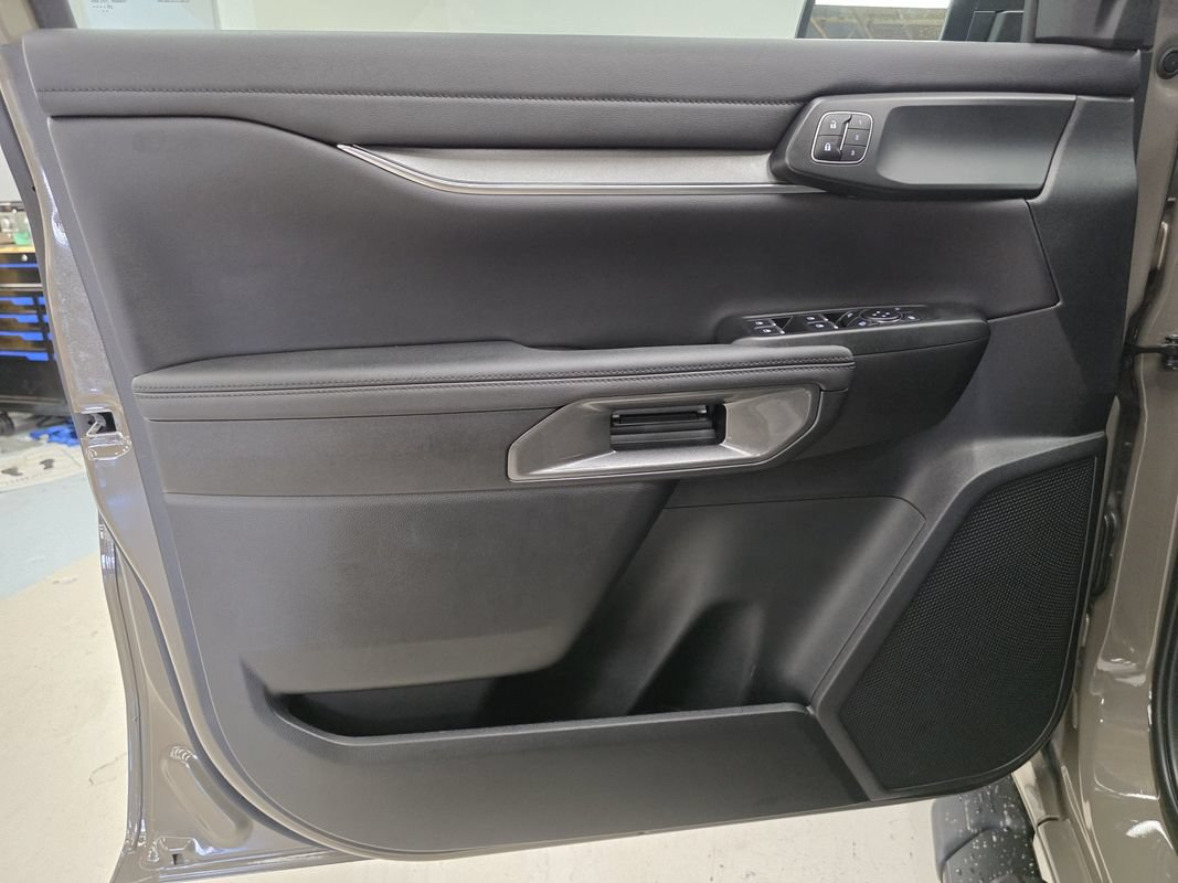 Used 2025 Ford Ranger Lariat w/ Black Appearance Package AWD/4WD image 18