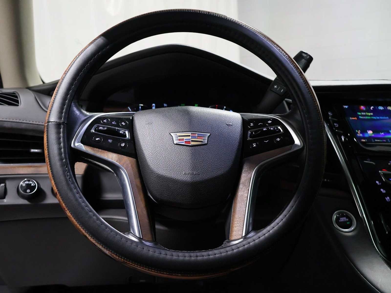 Used 2016 Cadillac Escalade ESV Luxury AWD/4WD image 23