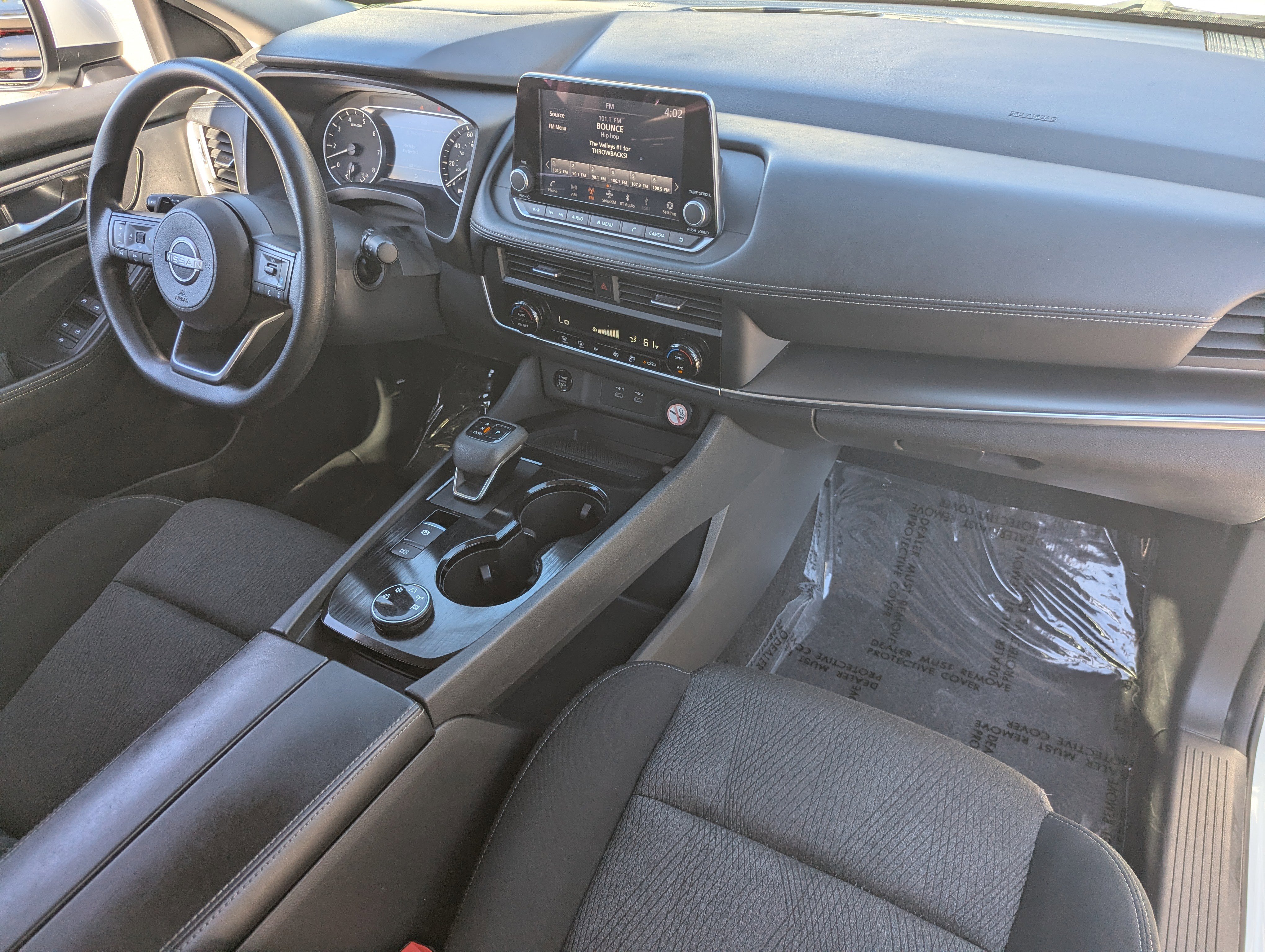 Used 2024 Nissan Rogue SV image 10