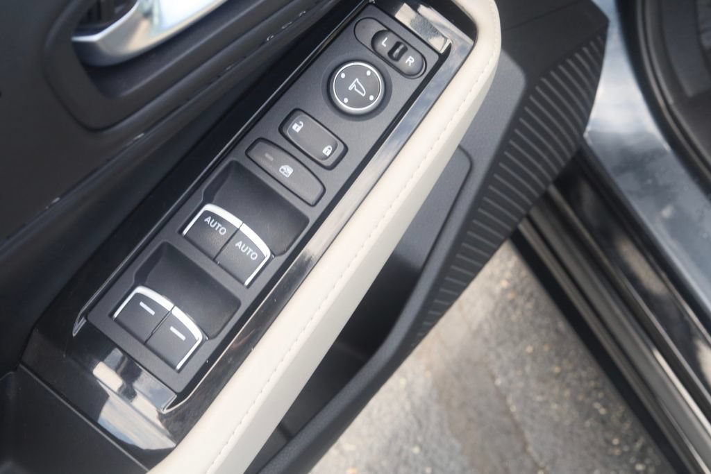 Used 2023 Honda Accord Touring image 30